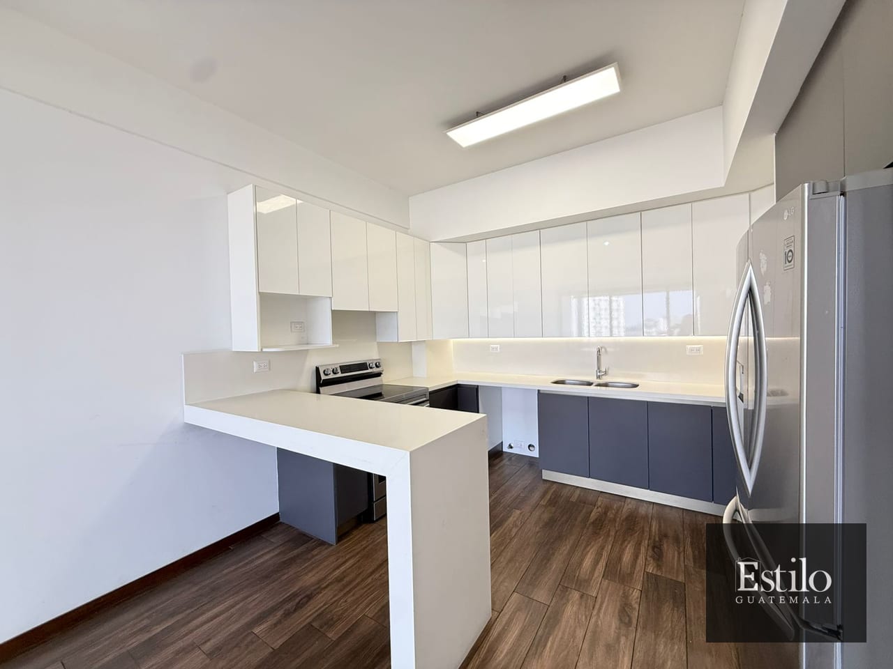 Precioso Apartamento Con Dorm De Servicio Z.10 — Apartamento en Venta en Casa Acueducto, Zona 10, Guatemala, Ciudad — foto 13 de 17
