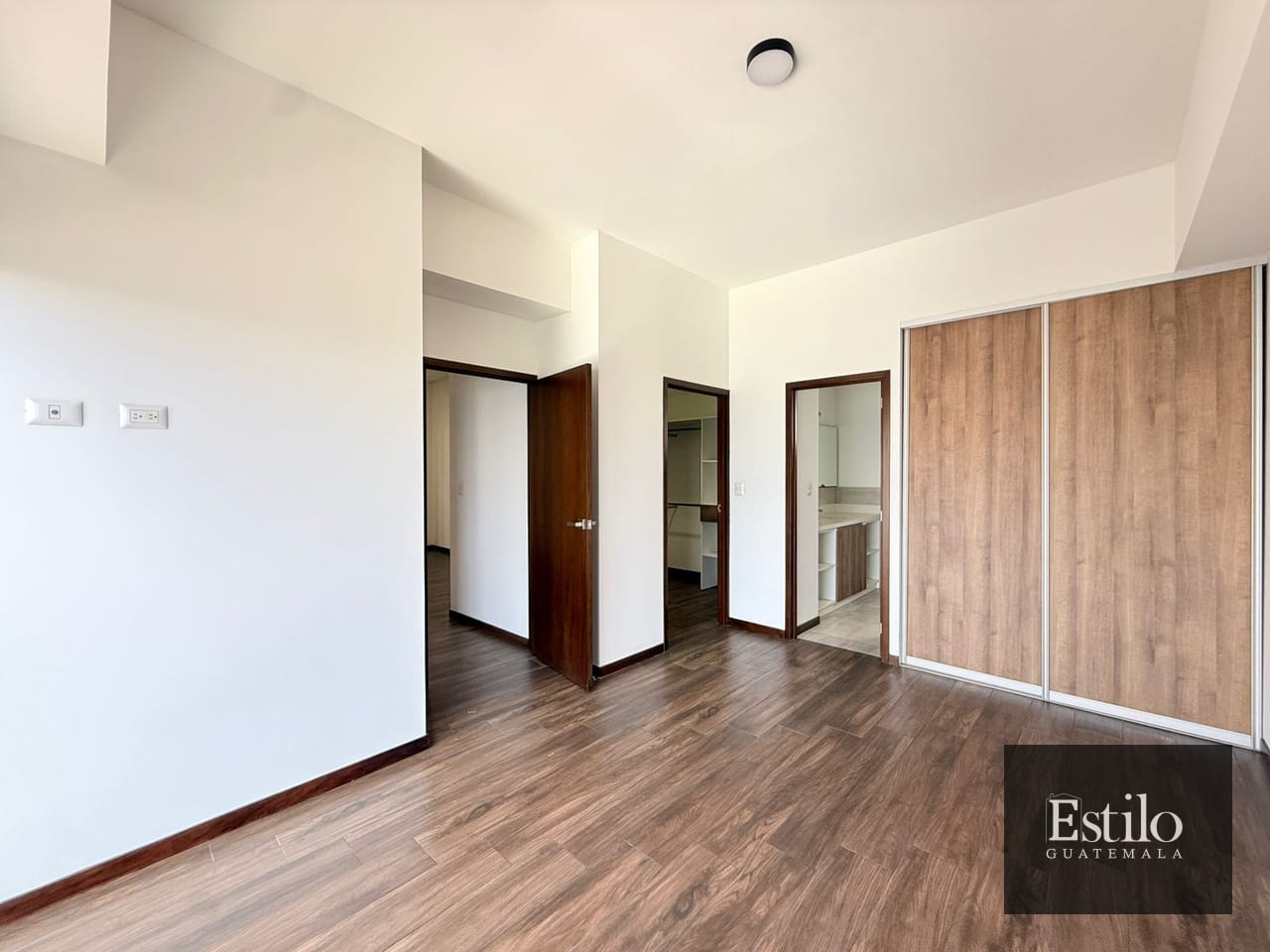 Precioso Apartamento Con Dorm De Servicio Z.10 — Apartamento en Venta en Casa Acueducto, Zona 10, Guatemala, Ciudad — foto 11 de 17