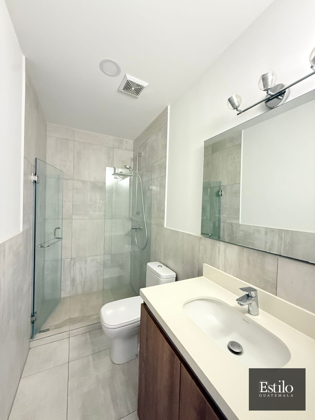 Precioso Apartamento Con Dorm De Servicio Z.10 — Apartamento en Venta en Casa Acueducto, Zona 10, Guatemala, Ciudad — foto 16 de 17