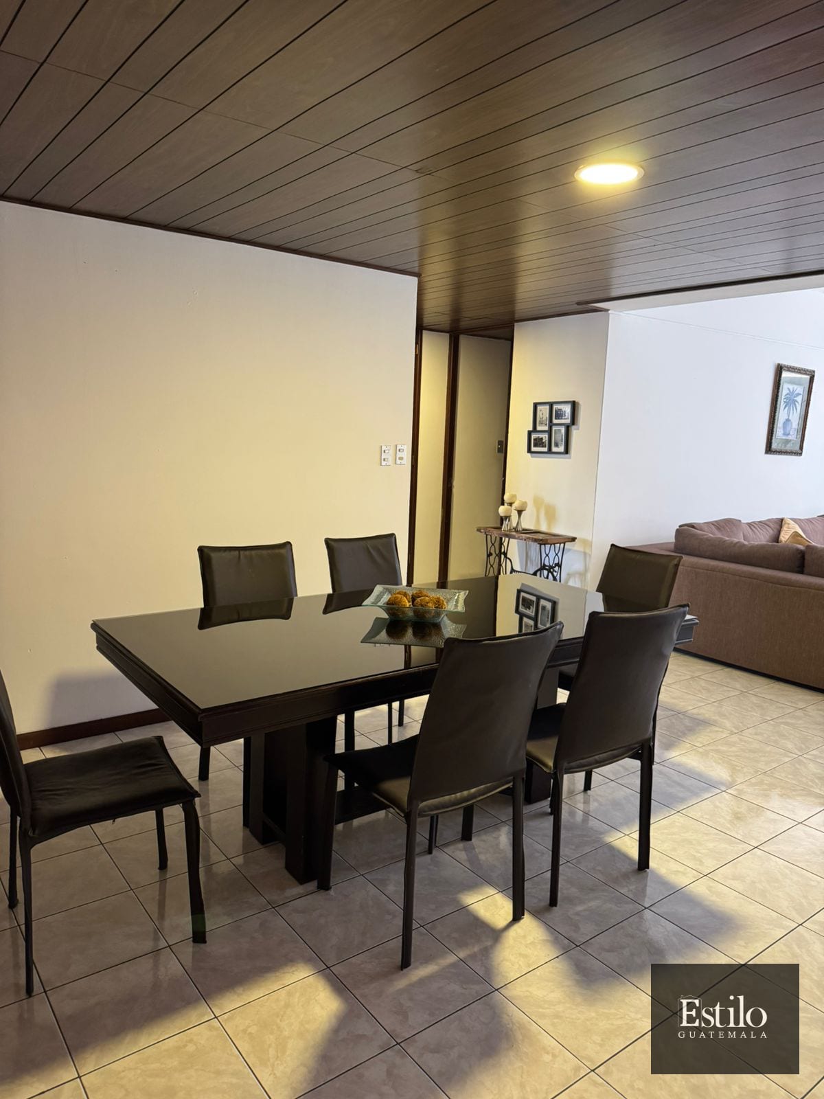 Hermoso Apartamento Con Balcón Z.10 Santa Clara — Apartamento en Alquiler en Santa Clara II, Zona 10, Guatemala, Ciudad — foto 7 de 12