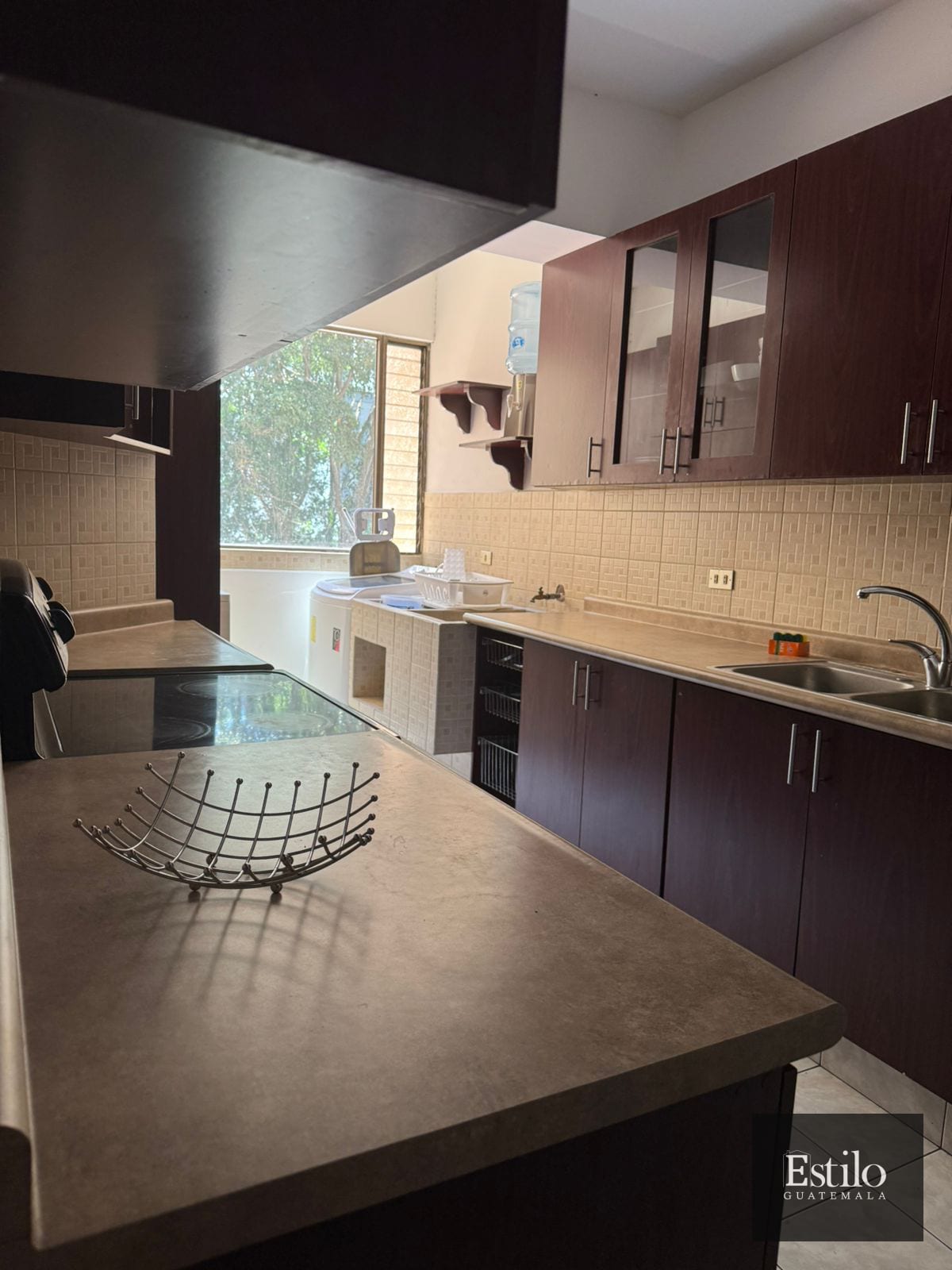 Hermoso Apartamento Con Balcón Z.10 Santa Clara — Apartamento en Alquiler en Santa Clara II, Zona 10, Guatemala, Ciudad — foto 5 de 12
