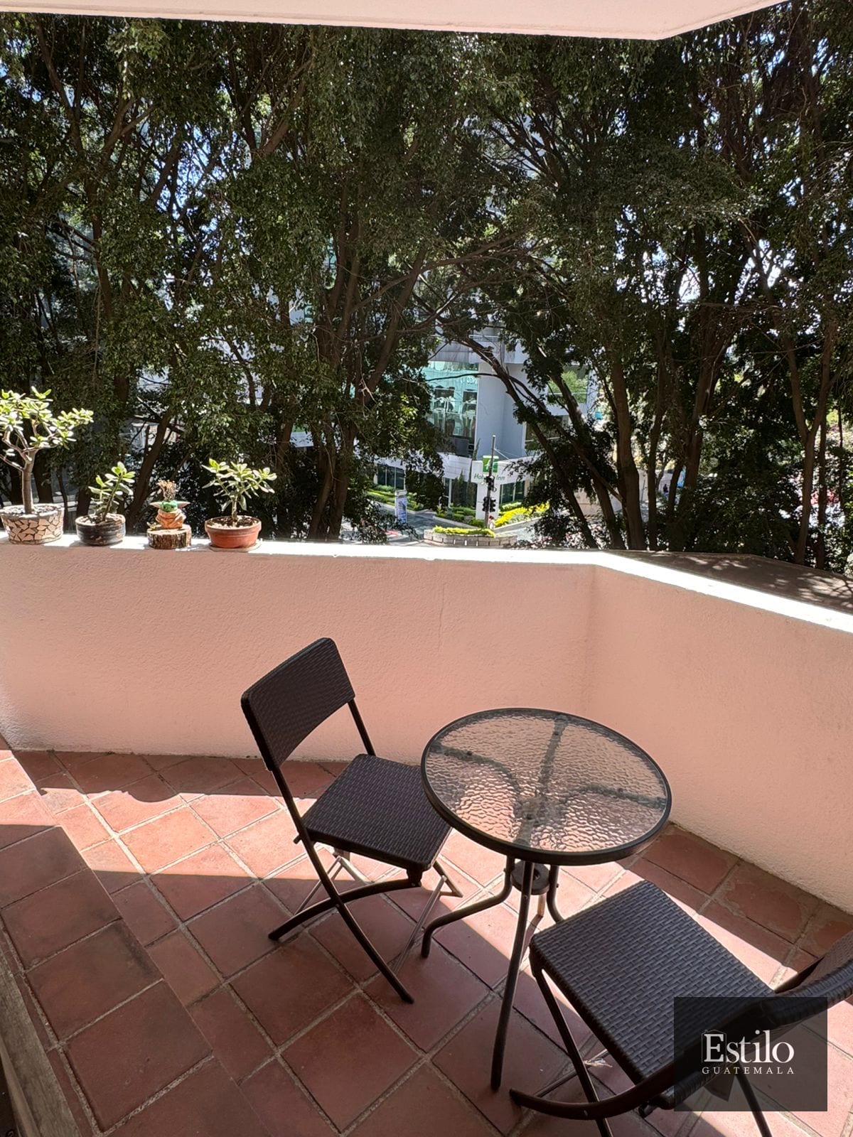 Hermoso Apartamento Con Balcón Z.10 Santa Clara — Apartamento en Alquiler en Santa Clara II, Zona 10, Guatemala, Ciudad — foto 1 de 12