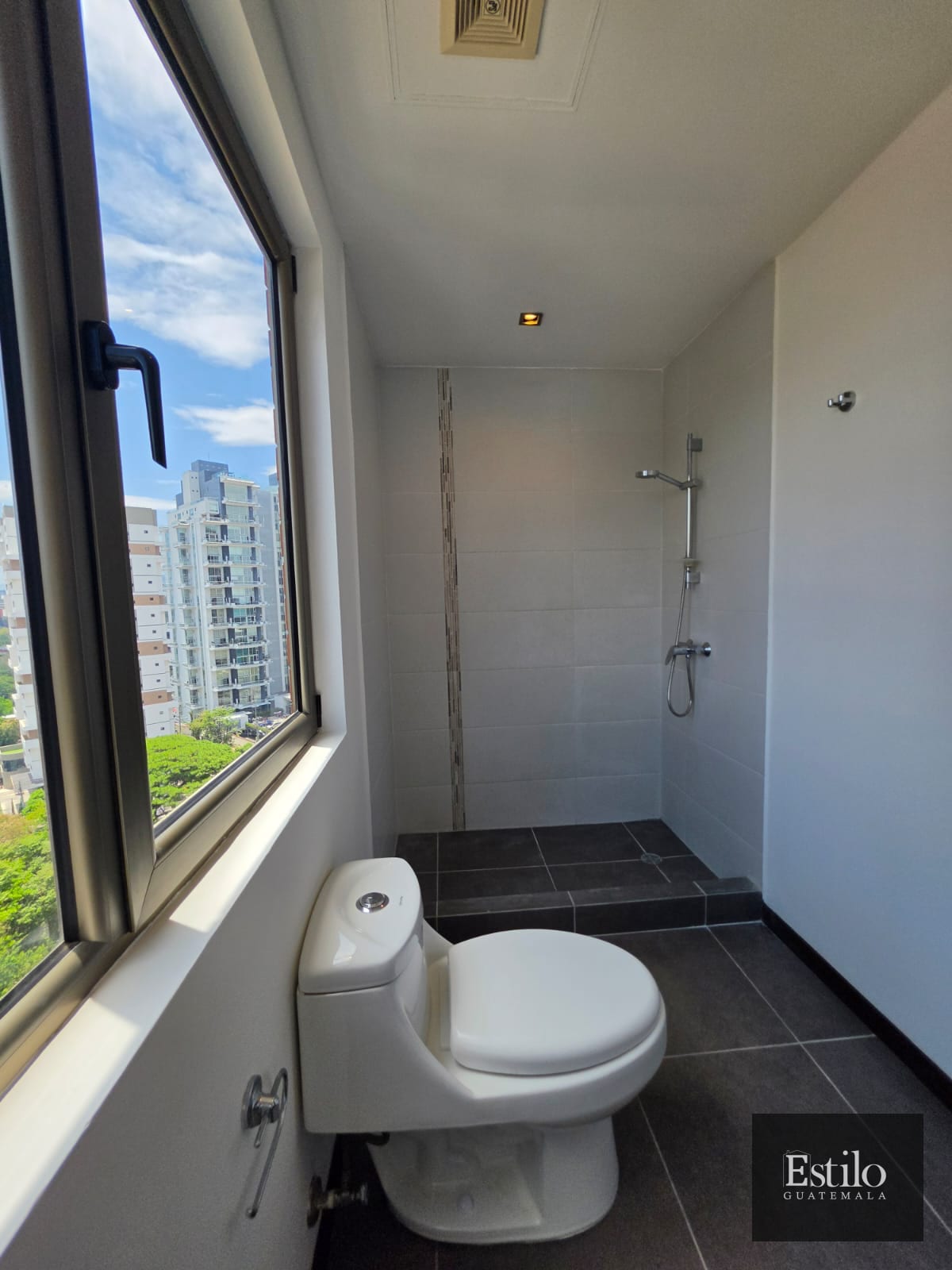 Hermoso Apartamento En Venta Y Alquiler Z.10 — Apartamento en Venta en Neo Apartamentos, Zona 10, Guatemala, Ciudad — foto 15 de 16
