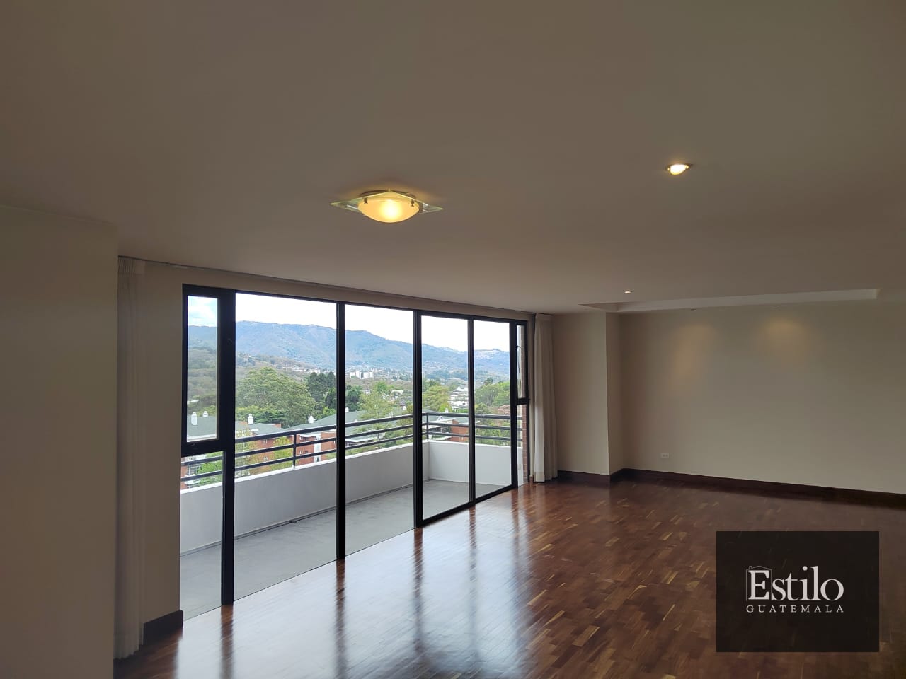 Espectacular Apartamento en Z.14 Con Cuarto De Servicio — Apartamento en Alquiler en Chatelet, Zona 14, Guatemala, Ciudad — foto 2 de 9