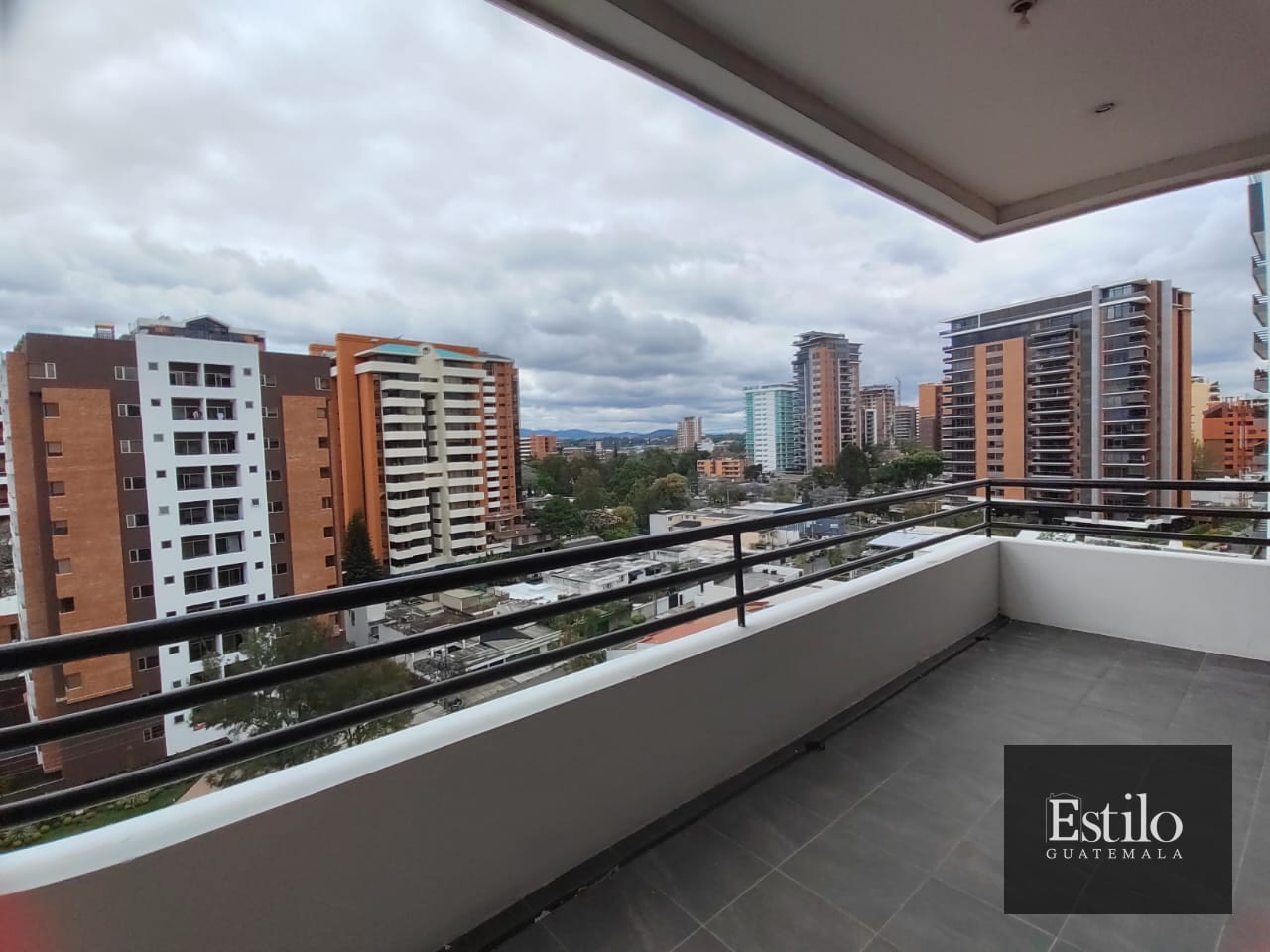 Espectacular Apartamento en Z.14 Con Cuarto De Servicio — Apartamento en Alquiler en Chatelet, Zona 14, Guatemala, Ciudad — foto 1 de 9