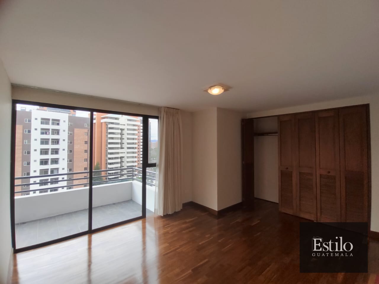 Espectacular Apartamento en Z.14 Con Cuarto De Servicio — Apartamento en Alquiler en Chatelet, Zona 14, Guatemala, Ciudad — foto 3 de 9