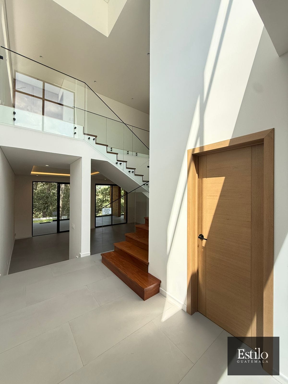 Preciosa Casa En Venta Z.16 — Casa en Venta en Zona 16, Guatemala, Ciudad — foto 4 de 17