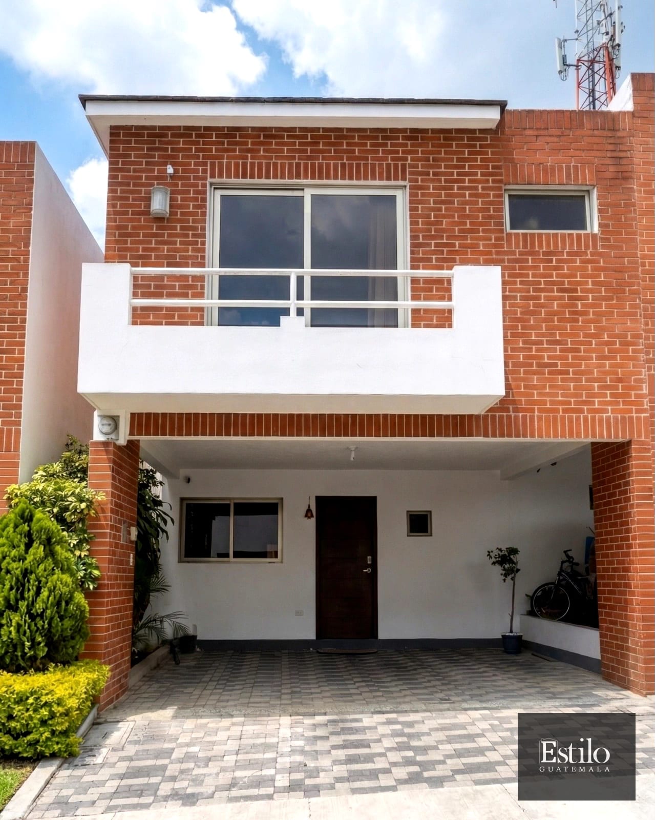 Preciosa Casa En Venta Santa Catarina Pinula — Casa en Venta en Santa Catarina Pinula, Guatemala, Ciudad — foto 1 de 9