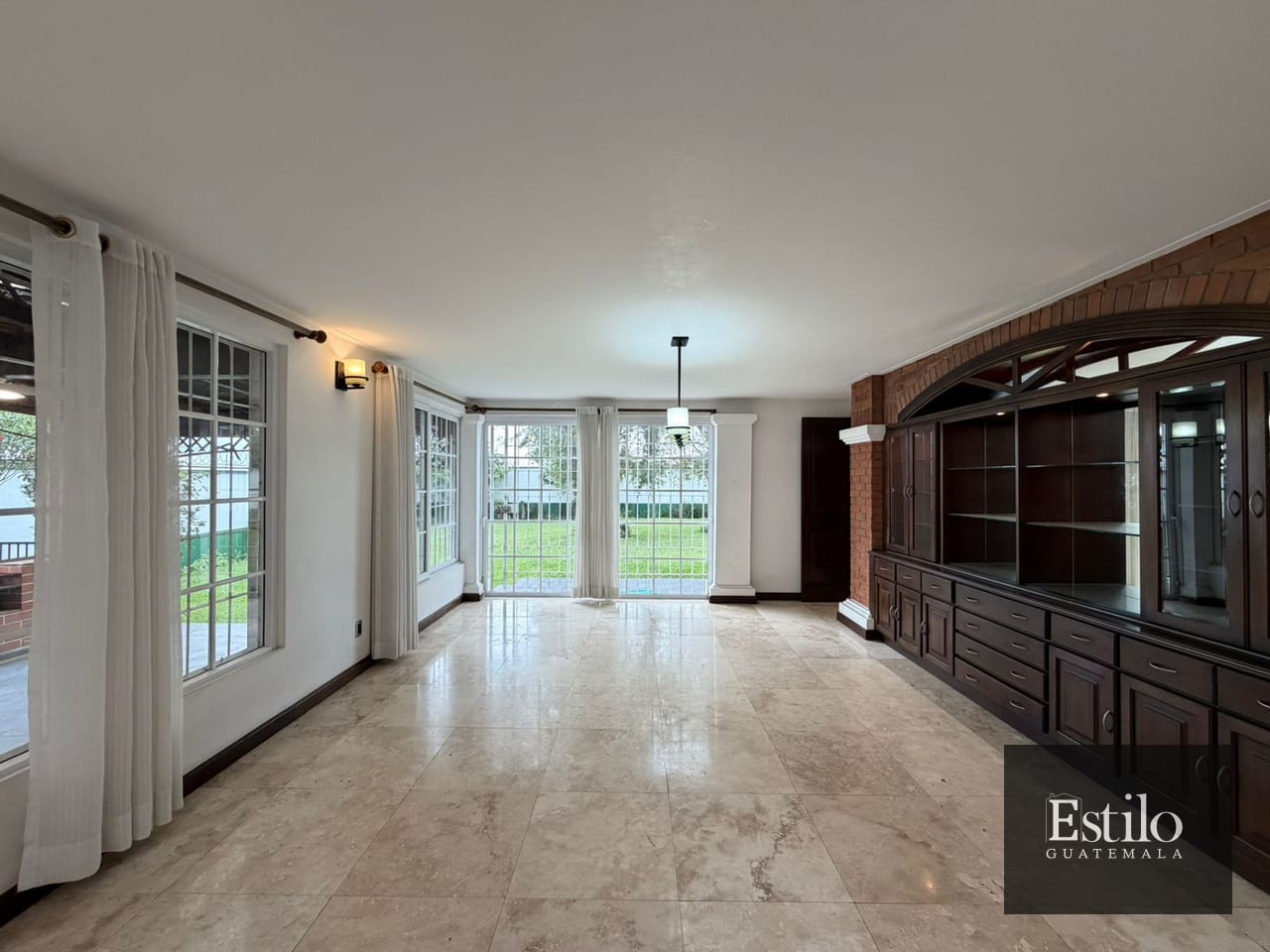 Preciosa Casa en Venta Zona 16 — Casa en Venta en Zona 16, Guatemala, Ciudad — foto 11 de 17