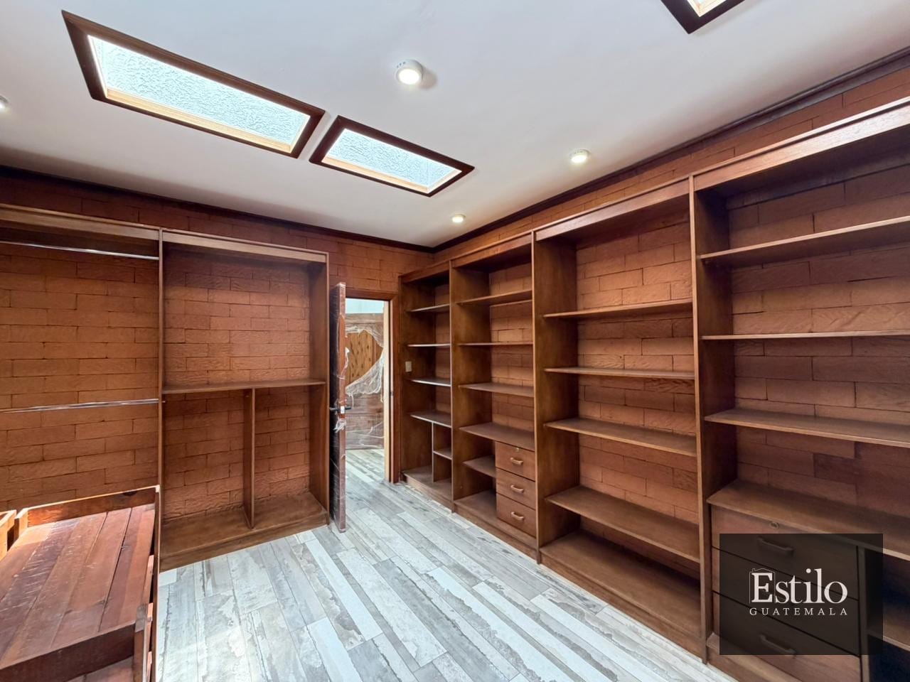 Espectacular Casa Estilo Mansión — Casa en Venta en Carretera a El Salvador, Guatemala, Ciudad — foto 6 de 15