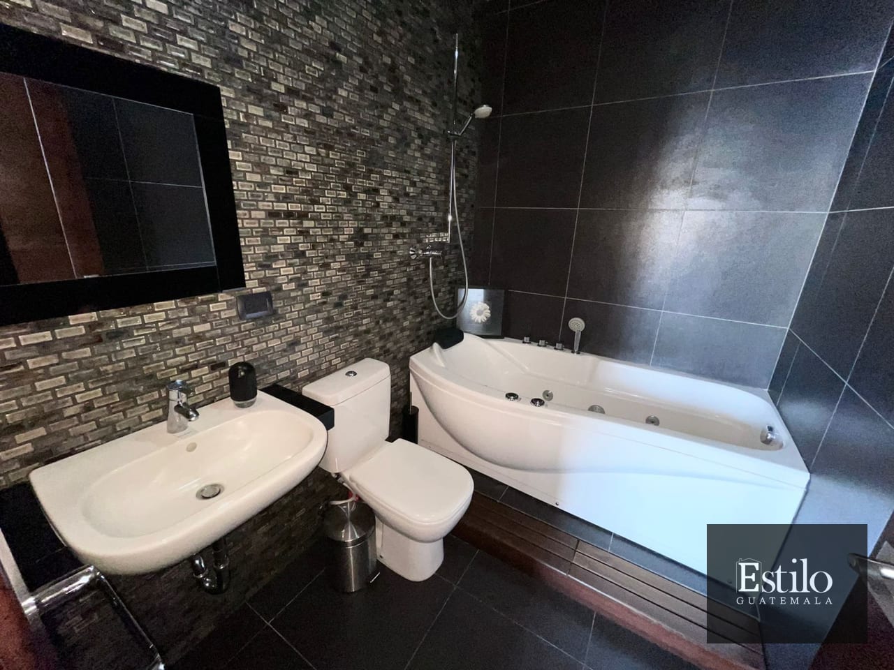 Espectacular Penthouse En Renta — Apartamento en Alquiler en Midori, Zona 15, Guatemala, Ciudad — foto 8 de 17