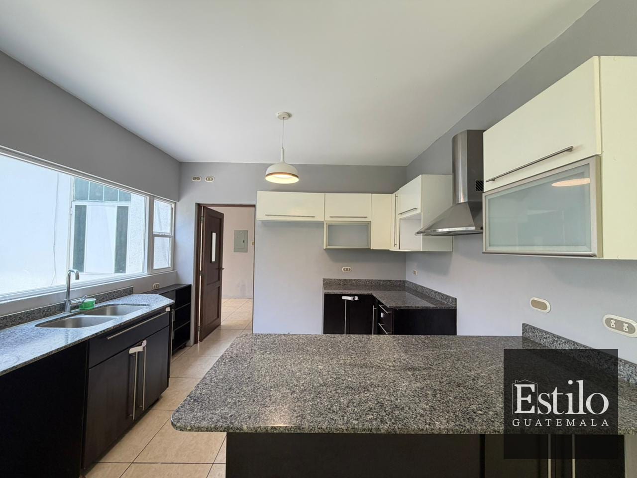 Preciosa Casa En Alquiler Fontana Km 25 — Casa en Alquiler en La Fontana I, Carretera a El Salvador, Guatemala, Ciudad — foto 7 de 10