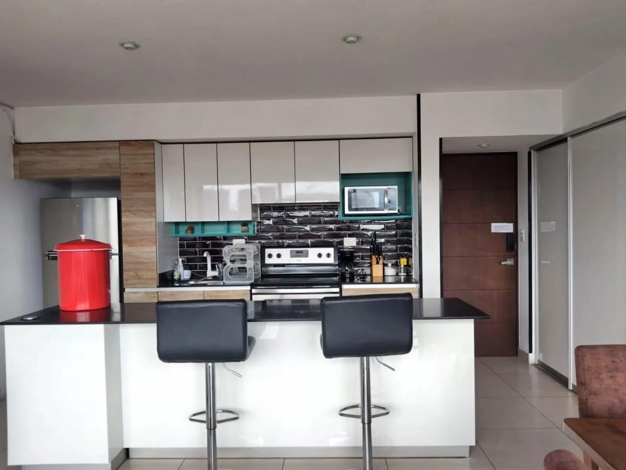 Apartamento Amueblado en Renta Zona 14 cod.CA36590 — Apartamento en Alquiler en Zona 10, Guatemala, Ciudad — foto 2 de 11