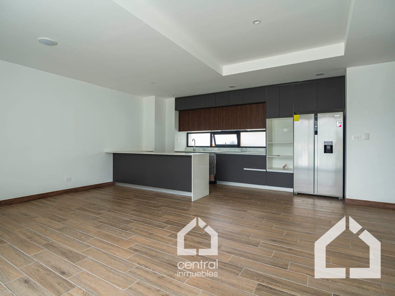 Apartamento de 3 habitaciones en edificio 21B+, zona 15 — Apartamento en Alquiler en 21B+, Zona 15, Guatemala, Ciudad — foto 1 de 14