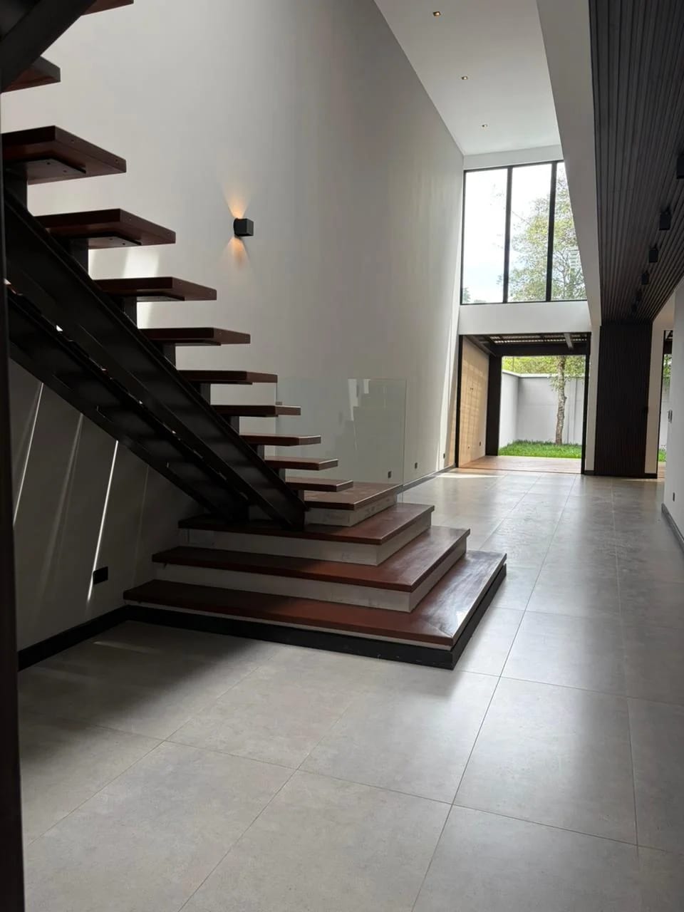 Casa Nueva para Estrenar – el Tajín KM 18 CES — Casa en Venta en El Tajin, Carretera a El Salvador, Guatemala, Ciudad — foto 3 de 17