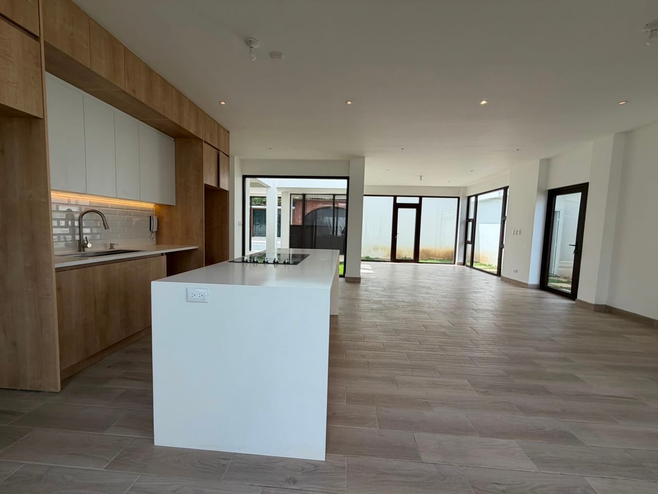 Casa en Venta KM 17.5 CES Arrazola 1 — Casa en Venta en Arrazola I, Carretera a El Salvador, Guatemala, Ciudad — foto 4 de 17