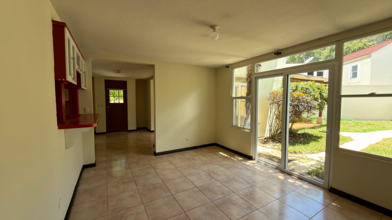 Casa en Renta Tipo Victoria Condadi Naranjo — Casa en Alquiler en Condado Naranjo, Zona 4 Mixco, Guatemala, Ciudad — foto 11 de 16