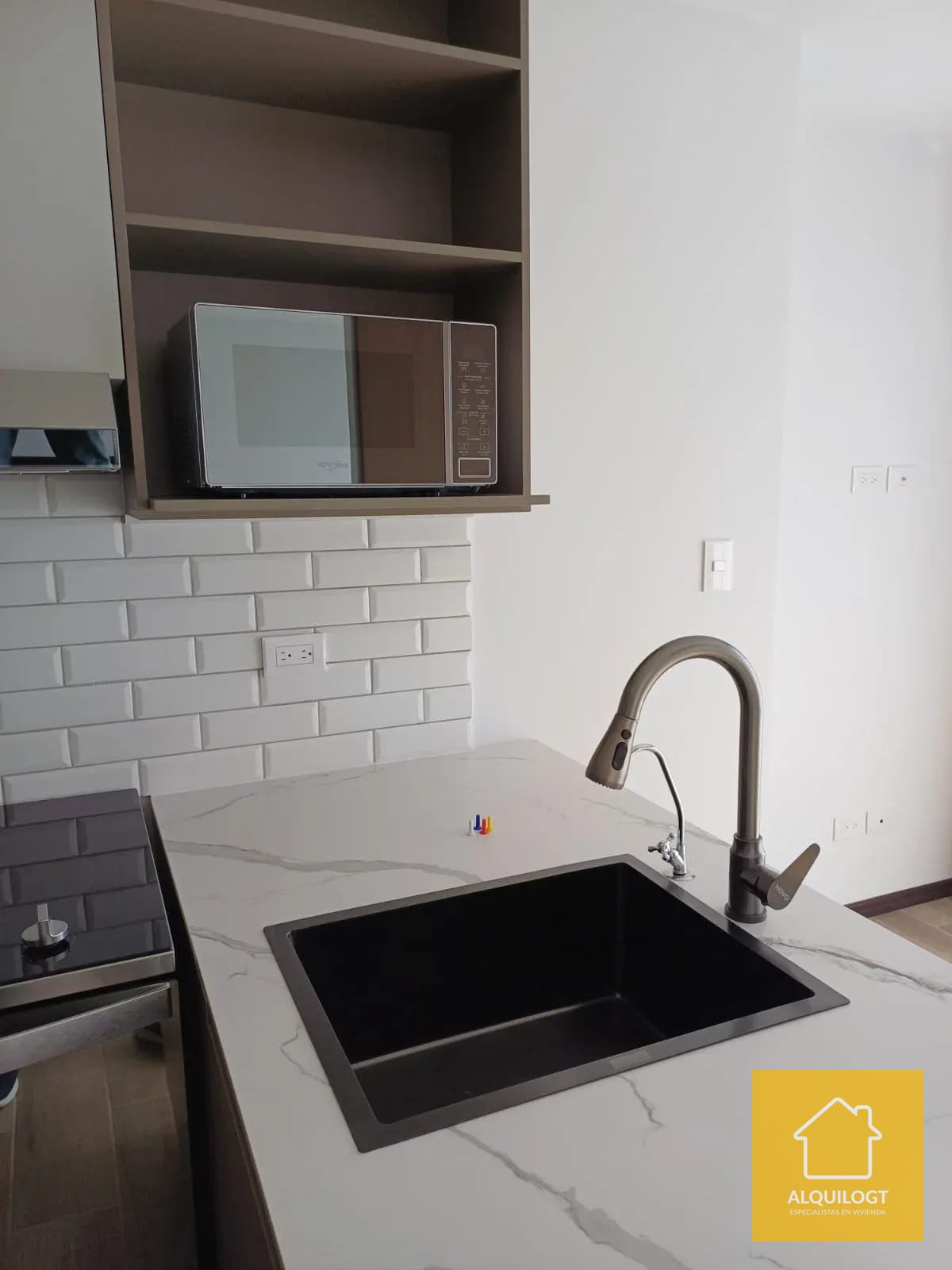 Apartamento Cerca de Oakland y la Estación Zona 10 de 1 Hab AGT2997 — Apartamento en Alquiler en Biko, Zona 10, Guatemala, Ciudad — foto 5 de 13