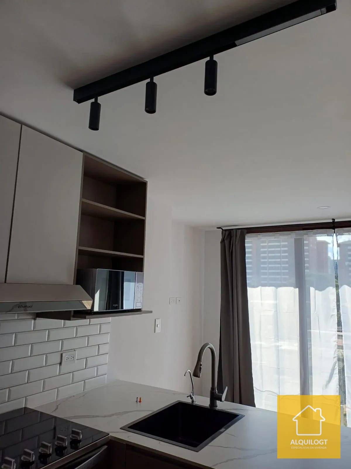 Apartamento Cerca de Oakland y la Estación Zona 10 de 1 Hab AGT2997 — Apartamento en Alquiler en Biko, Zona 10, Guatemala, Ciudad — foto 6 de 13