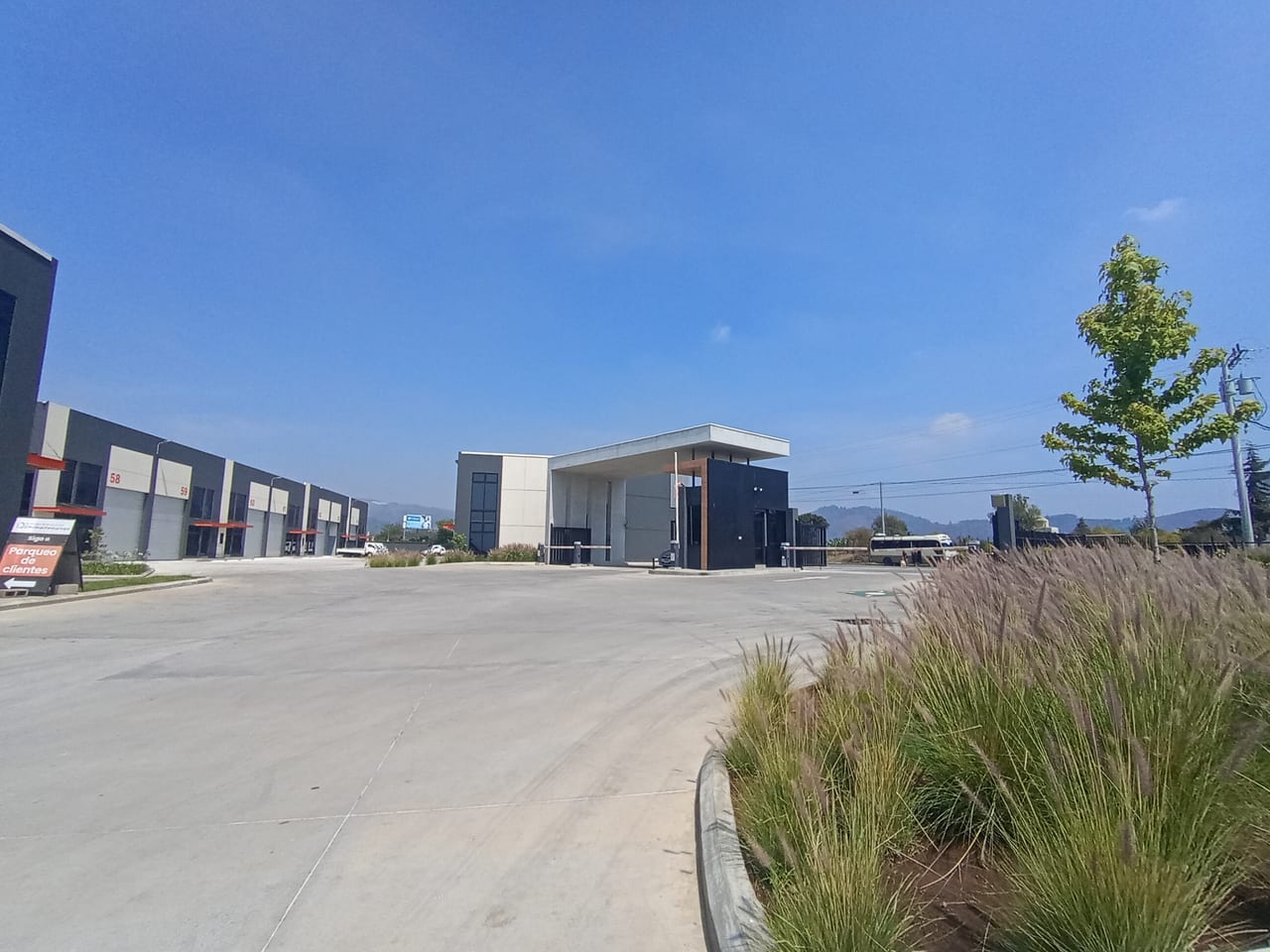 Renta de Ofibodega tipo A - desde 420.88 m² en Chimaltenango — Bodega / Ofibodega en Alquiler en San Andrés Itzapa, Chimaltenango — foto 1 de 6