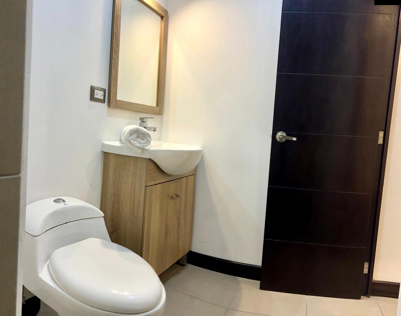 Apartamento Amueblado en venta, Edificio Destiny, km. 14.5 Carretera a El Salvador — Apartamento en Venta en Destiny Sky Homes, Carretera a El Salvador, Guatemala, Ciudad — foto 7 de 11