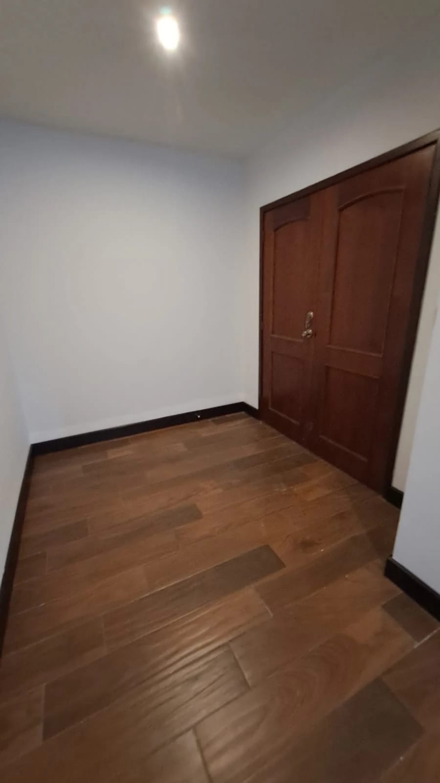 Amplio Apartamento en Alquiler – Oakland, Zona 10 — Apartamento en Alquiler en Zona 10, Guatemala, Ciudad — foto 9 de 15