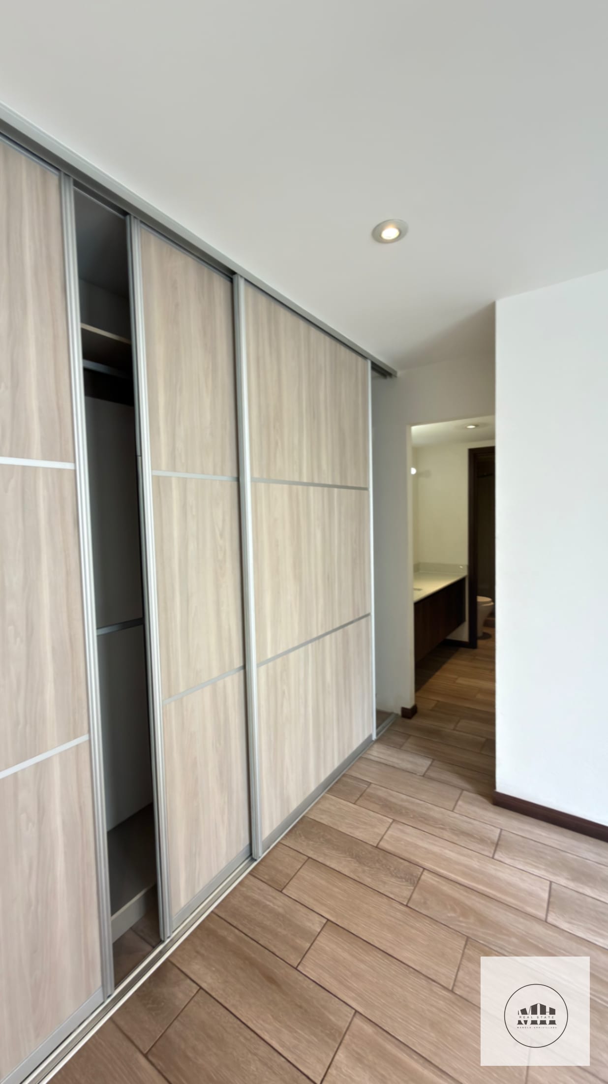 Espectacular apartamento con jardín zona 16 — Apartamento en Venta en San Isidro 20/21, Zona 16, Guatemala, Ciudad — foto 4 de 17