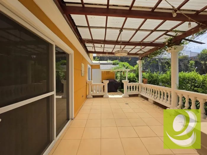 Vendo o Rento Casa en CAES en San Martin de Allende — Casa en Venta en Centro Comercial Pradera, Santa Catarina Pinula, Guatemala, Ciudad — foto 6 de 12