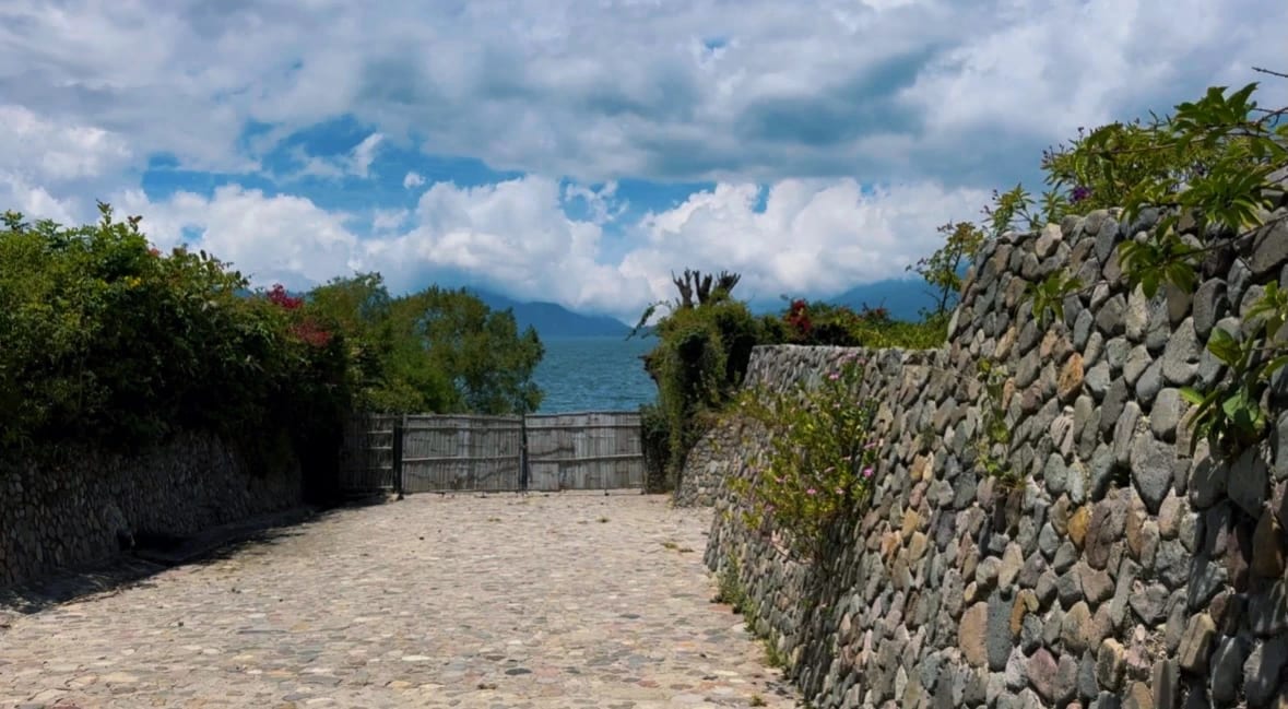 La Cañada de Atitlan, Espectacular propiedad en venta en la mejor ubicación y urbanización de Panajachel. — Casa vacacional en Venta en Panajachel, Sololá — foto 7 de 17