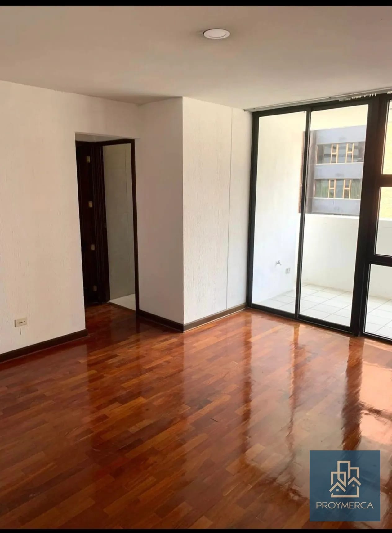 Apartamento Grande en alquiler zona 14 — Apartamento en Alquiler en Zona 14, Guatemala, Ciudad — foto 9 de 10