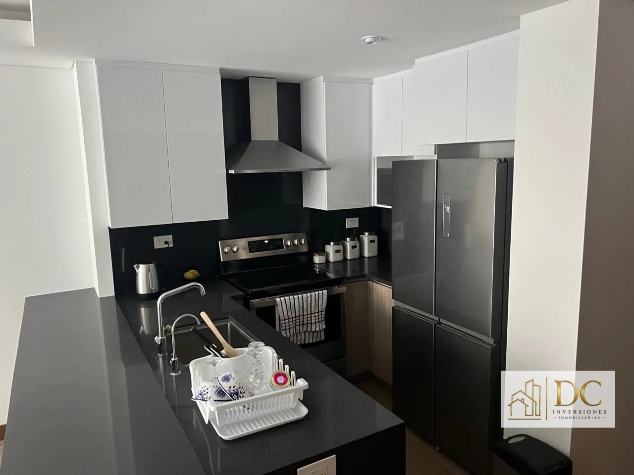 📍 Apartamento Amueblado en Renta – 2 Hab | Reserva Diez | Zona 10 — Apartamento en Alquiler en Reserva Diez, Zona 10, Guatemala, Ciudad — foto 5 de 11