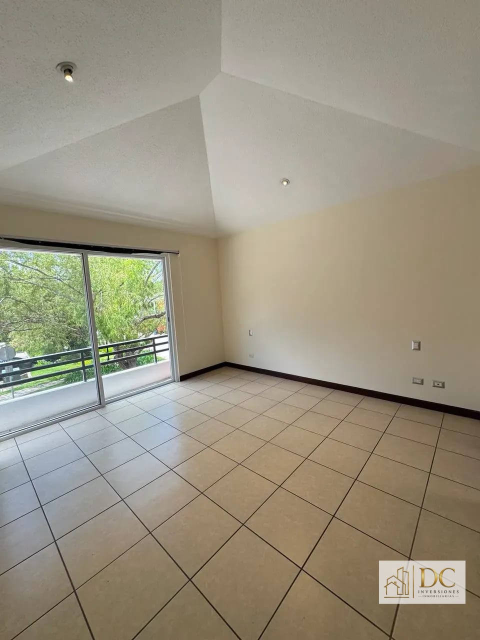 đ Casa en Renta â 3 Hab + JardĂn y Sala Familiar | Ensenada de San Isidro | Zona 16 â Casa en Alquiler en Ensenada de San Isidro, Zona 16, Guatemala, Ciudad â foto 8 de 17