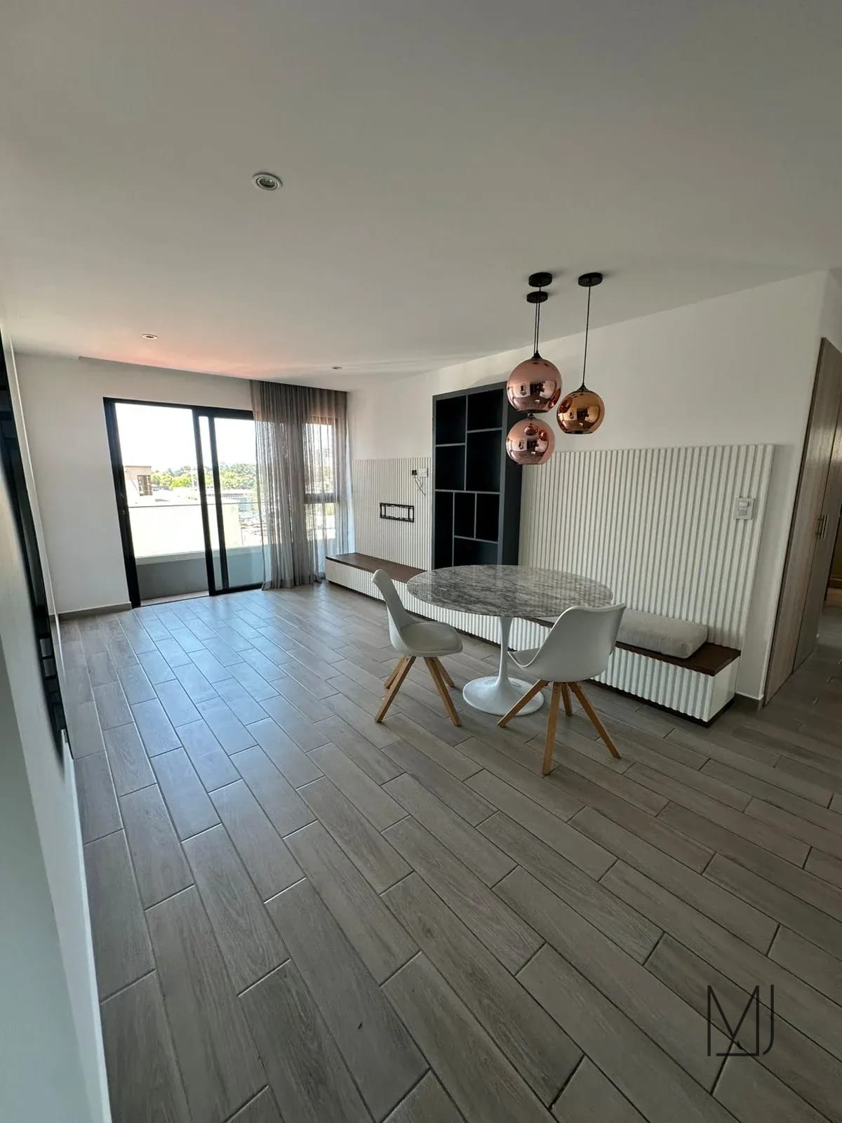 Apartamento en Alquiler | Parque 10 | Zona 10 | 3 habitaciones · Balcón — Apartamento en Alquiler en Parque 10, Zona 10, Guatemala, Ciudad — foto 4 de 10