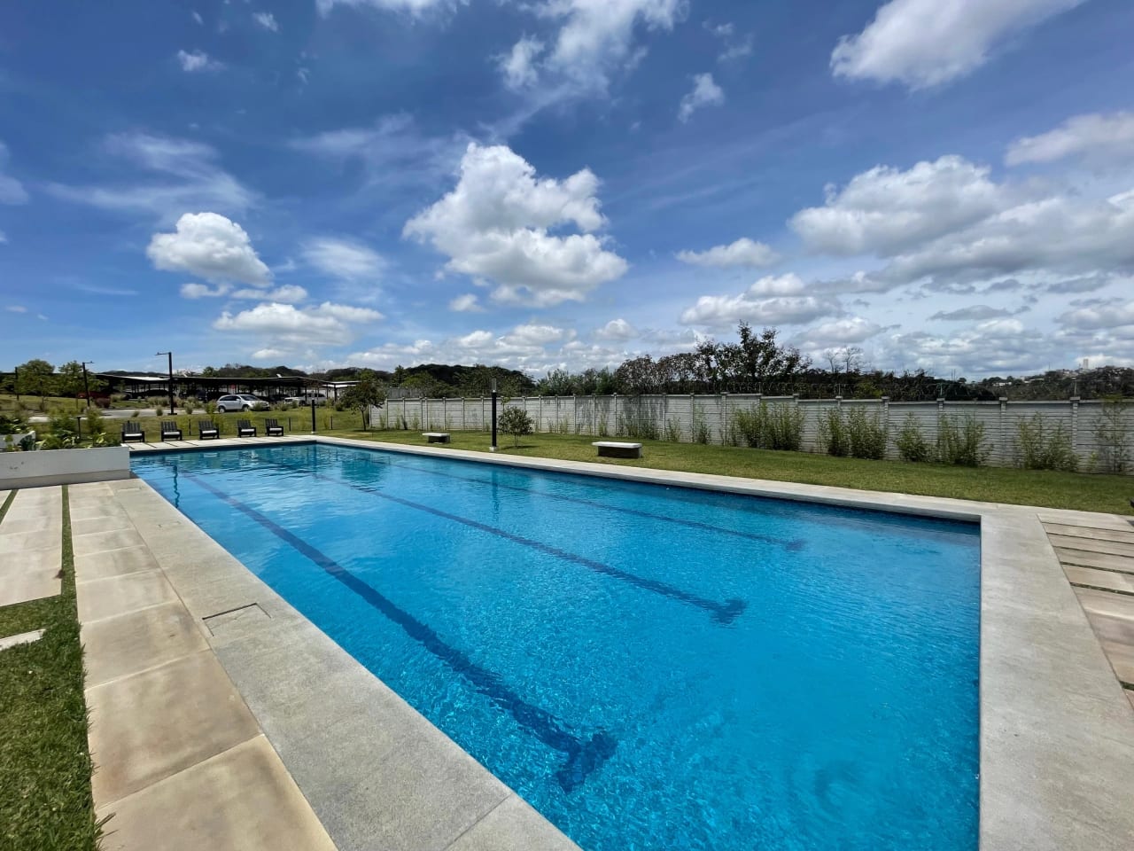 Vendo apartamento en Zona 16 REMATE BANCARIO EN NIVEL 1 CON JARDIN — Apartamento en Venta en senderos, Zona 16, Guatemala, Ciudad — foto 16 de 17