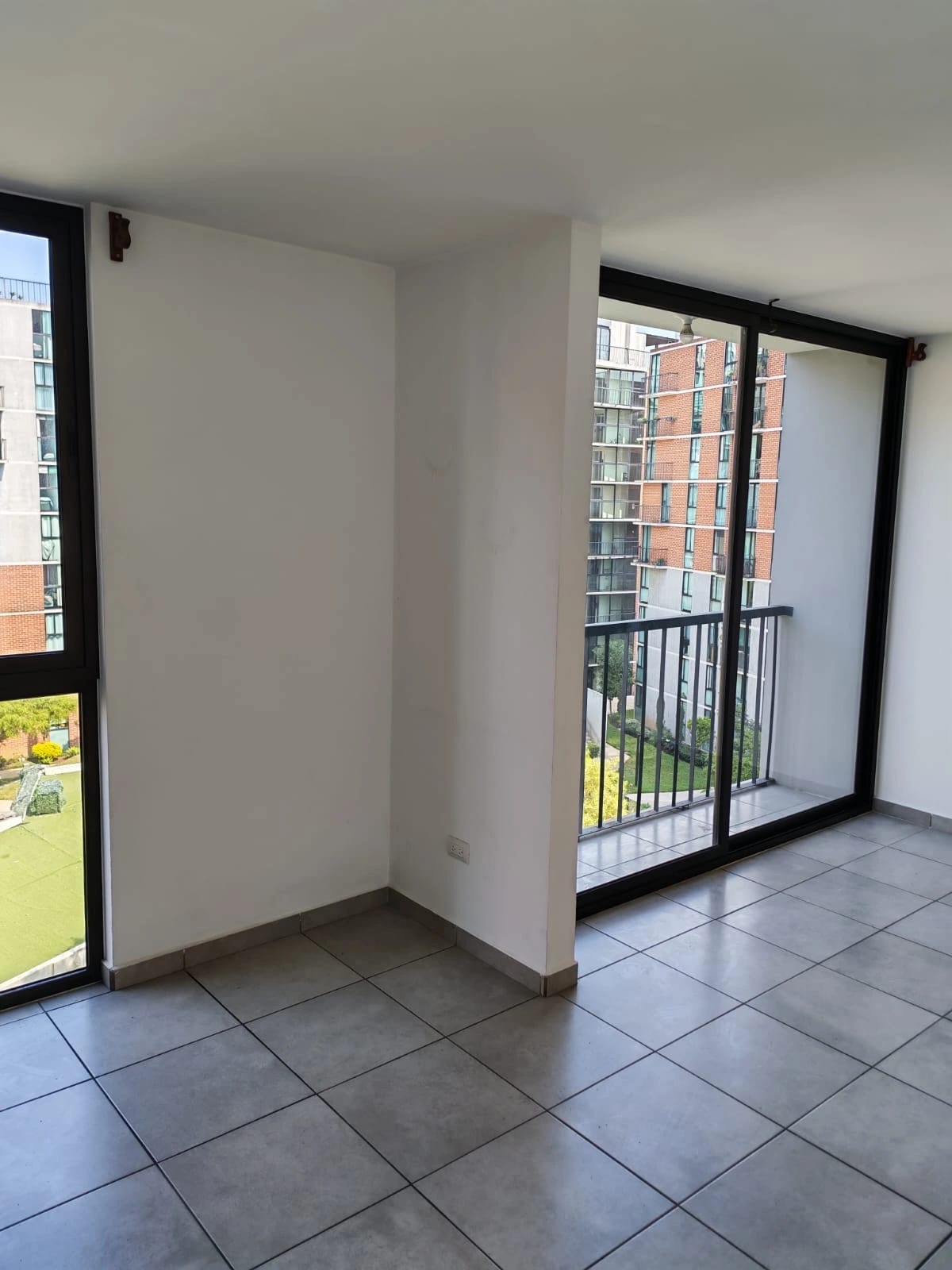 Apartamento en Venta Zona 11 Mariscal REMATE BANCARIO — Apartamento en Venta en Zona 11, Guatemala, Ciudad — foto 2 de 17