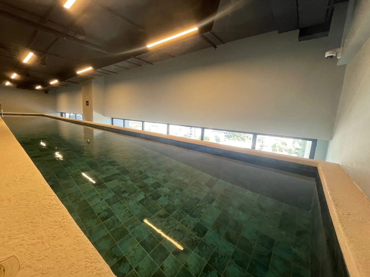 Rento apartamento en Zona 10 CERCA FONTABELLA EDIFICIO DE LUJO — Apartamento en Alquiler en Vasanta, Zona 10, Guatemala, Ciudad — foto 4 de 17