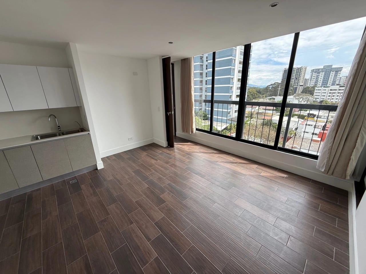 Vendo apartamento en Zona 13 AVENIDA LAS AMERICAS REMATE BANCARIO!! — Apartamento en Venta en Rosselló, Zona 13, Guatemala, Ciudad — foto 8 de 17