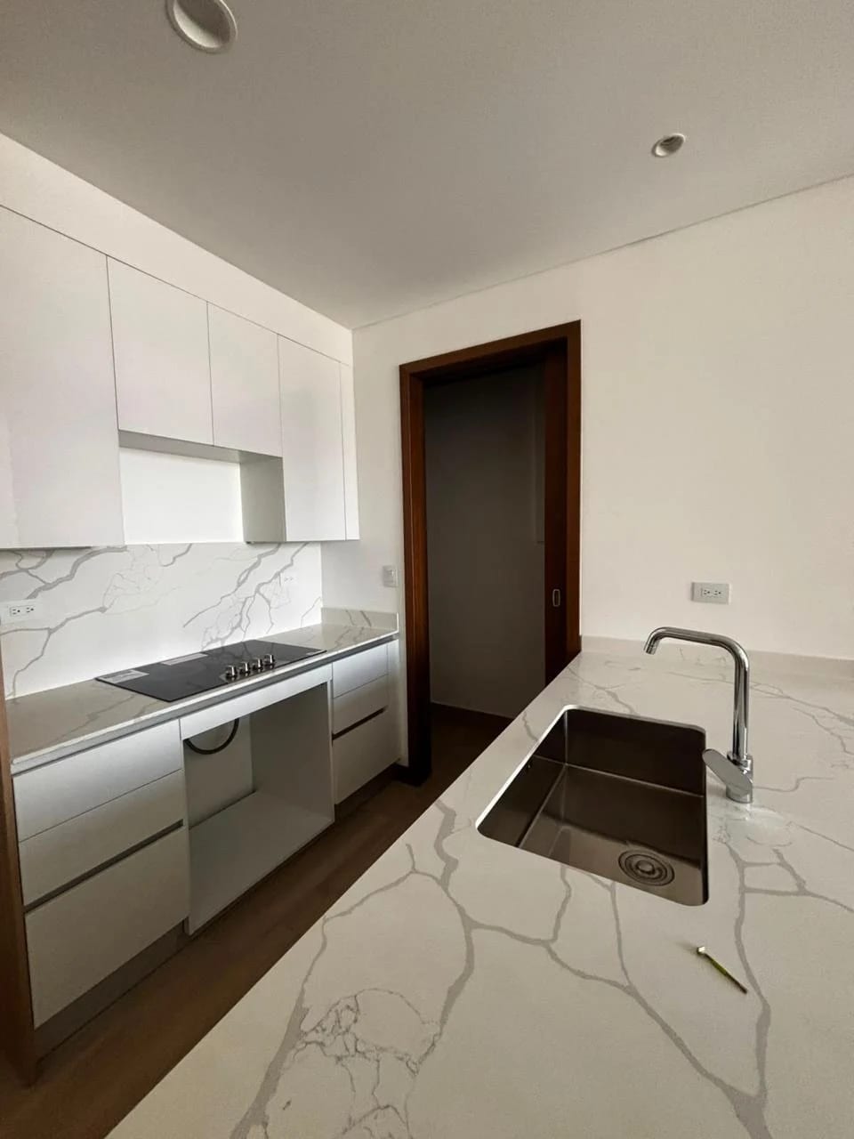 Apartamento en Renta en Zona 10 EDIFICIO FERRE DIEZ Z.10 — Apartamento en Alquiler en Ferré Diez, Zona 10, Guatemala, Ciudad — foto 17 de 17