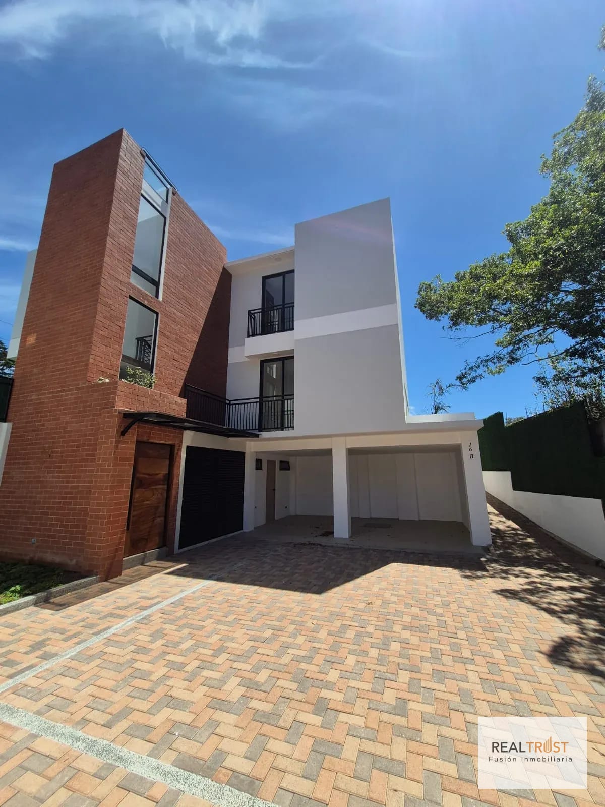 Casa para Estrenar en Arrazola 1 — Casa en Venta en Carretera a El Salvador, Guatemala, Ciudad — foto 2 de 17
