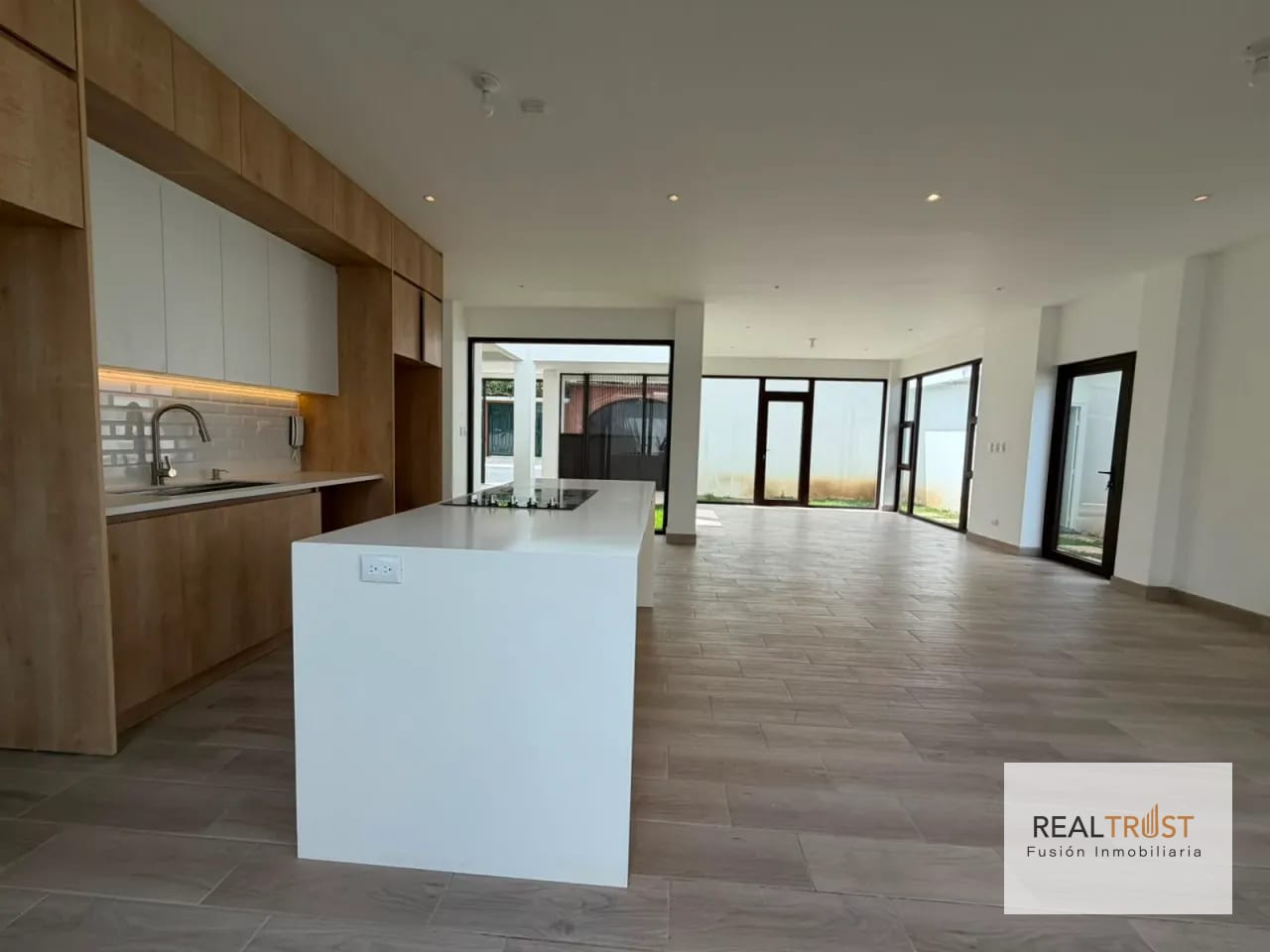 Casa en Venta KM 17.5 CES Arrazola 1 — Casa en Venta en Carretera a El Salvador, Guatemala, Ciudad — foto 1 de 17