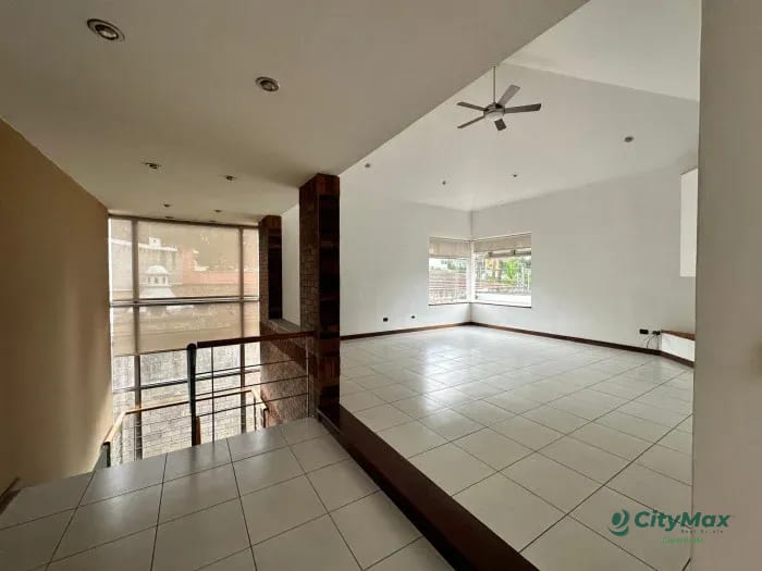 Casa en Venta en Zona 16 — Casa en Venta en Zona 16, Guatemala, Ciudad — foto 4 de 5