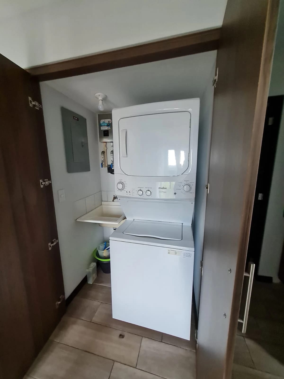 Venta de Apartamento en Edificio Bari CAES — Apartamento en Venta en Bari, Carretera a El Salvador, Guatemala, Ciudad — foto 11 de 15