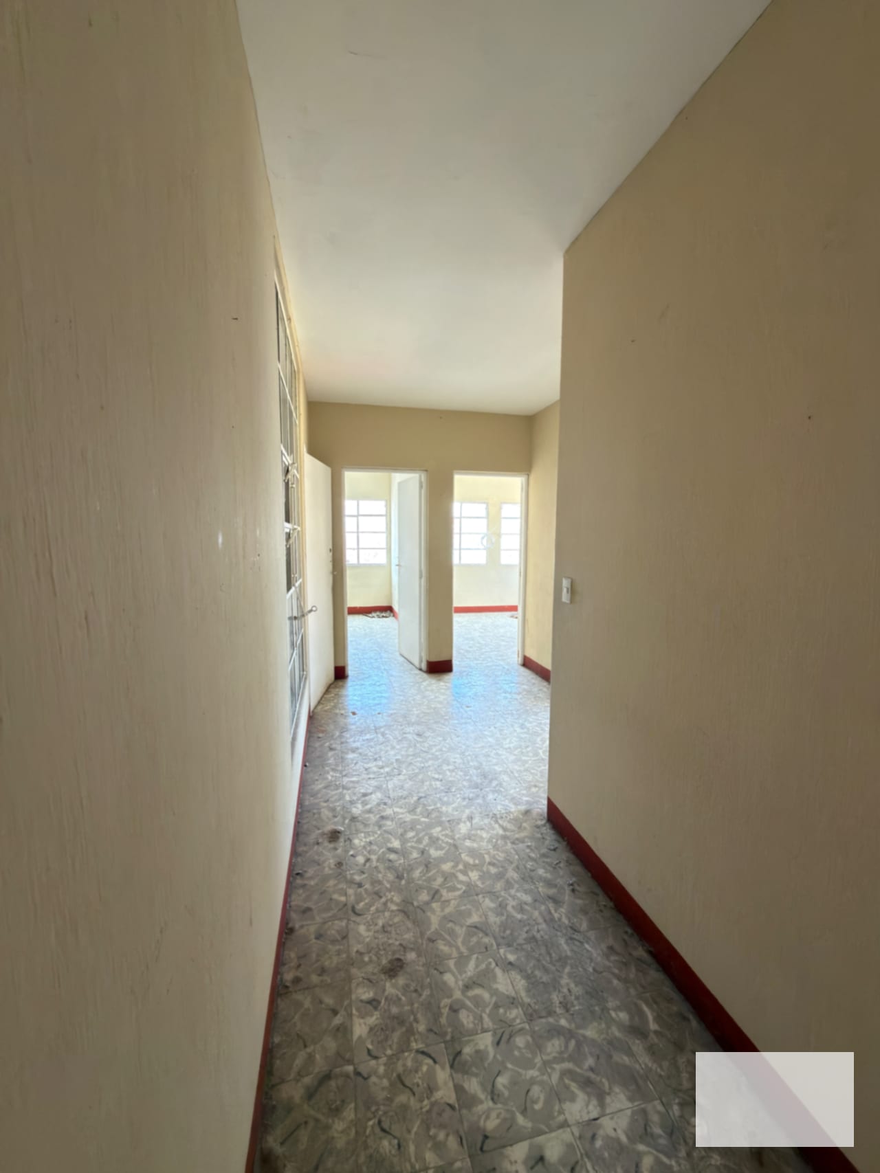 Casa comercial en renta en zona 3 cerca de la 19 calle — Casa en Alquiler en Zona 3, Guatemala, Ciudad — foto 2 de 3