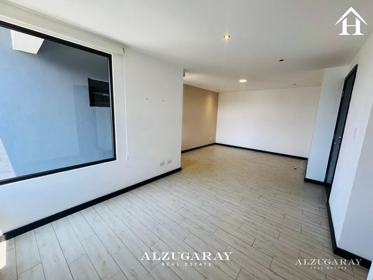 Apartamento Nivel Alto con Balcón -2 Hab. / Edificio Zona 15 — Apartamento en Venta en Zona 15, Guatemala, Ciudad — foto 5 de 13