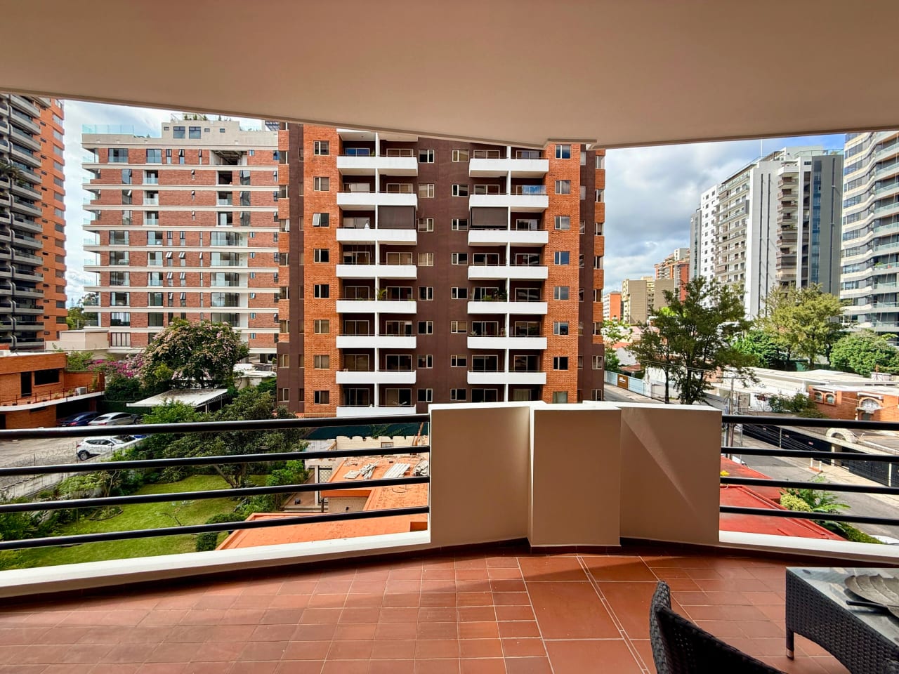 Alquilo apartamento amueblado en Casa Rialto zona 14 — Apartamento en Alquiler en Zona 14, Guatemala, Ciudad — foto 8 de 17