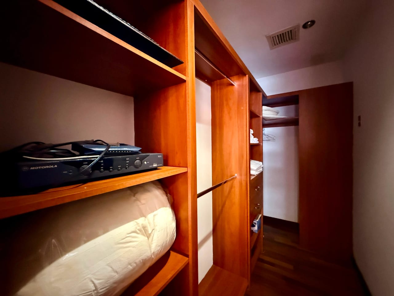 Alquilo apartamento amueblado en Casa Rialto zona 14 — Apartamento en Alquiler en Zona 14, Guatemala, Ciudad — foto 17 de 17