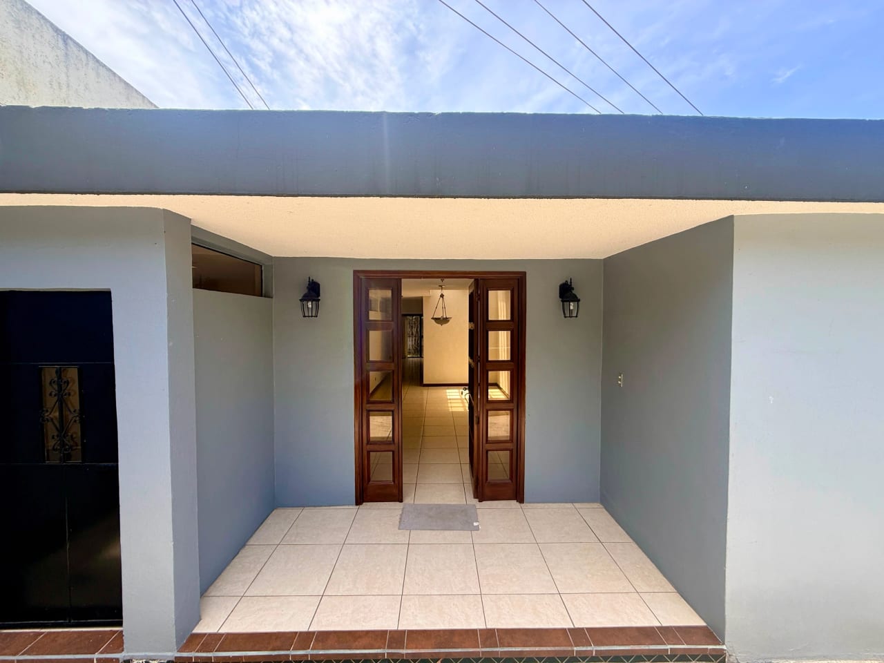 Vendo casa dentro de garita en zona 10 — Casa en Venta en Zona 10, Guatemala, Ciudad — foto 3 de 17