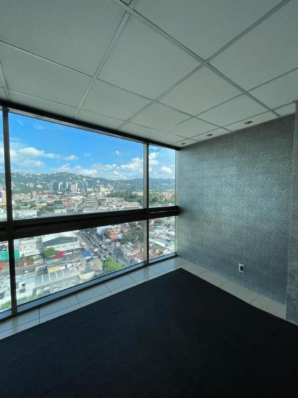 Oficina en venta o renta edificio Torino — Oficina en Venta en Zona 10, Guatemala, Ciudad — foto 10 de 12