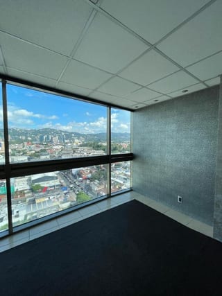 Oficina en venta o renta edificio Torino — Oficina en Venta en Zona 10, Guatemala, Ciudad — miniatura 10 de 12