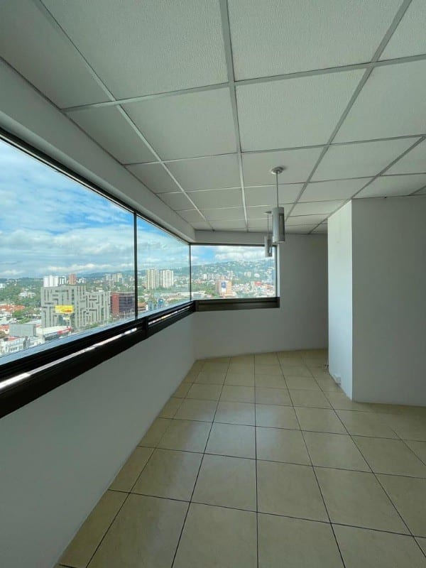 Oficina en venta o renta edificio Torino — Oficina en Venta en Zona 10, Guatemala, Ciudad — foto 5 de 12